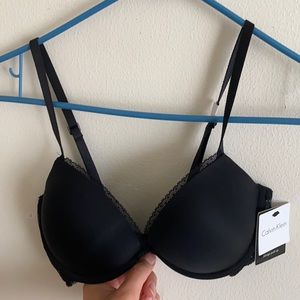 NWT Calvin Klein plunge push up bra black